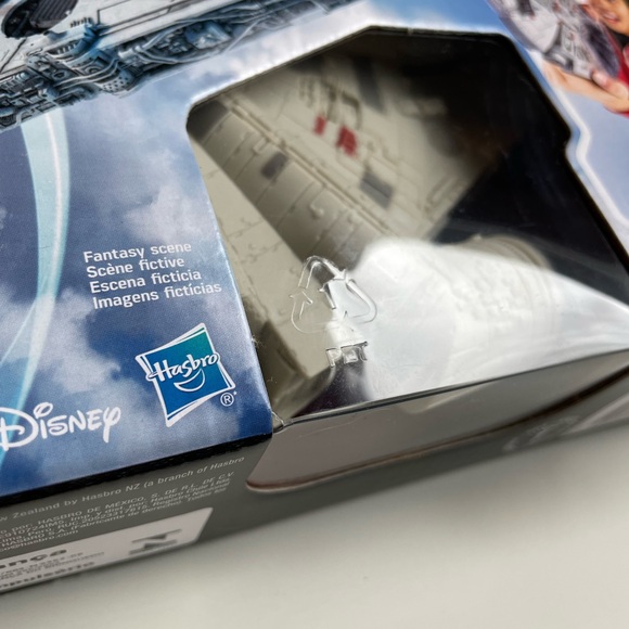 New Star Wars Millennium Falcon The Force Awakens Disney toy ship gift idea - Picture 6 of 8